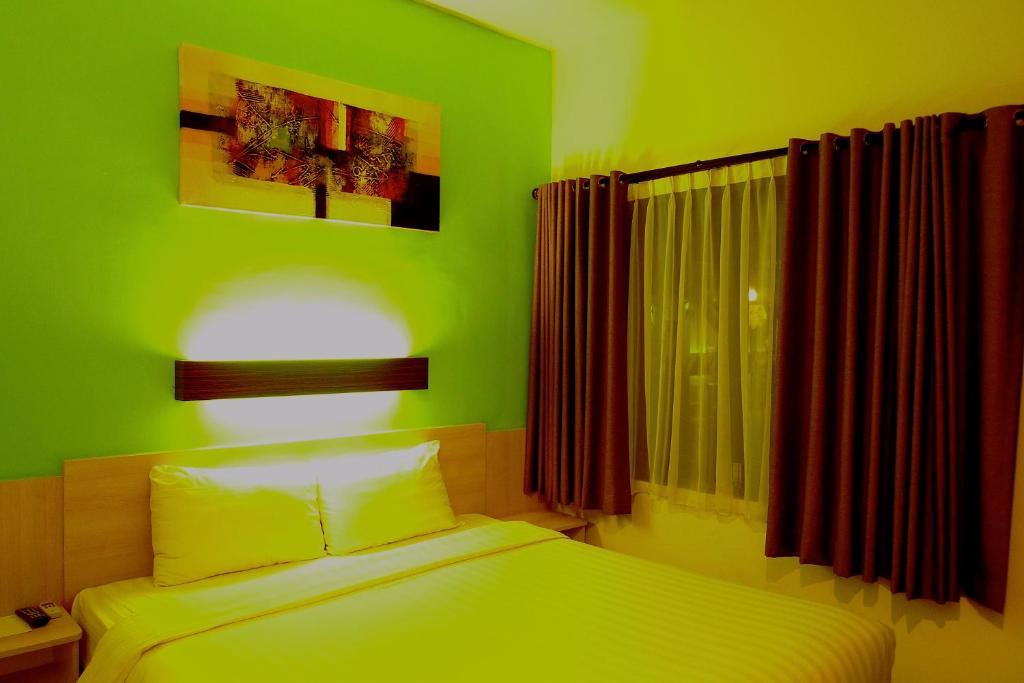 Palloma Hotel Kuta Kuta Lombok Rum bild